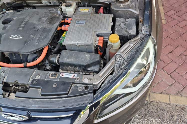 Used Chery Arrizo 7e 2016 1.6L e-Chic Edition Engine Bay Left