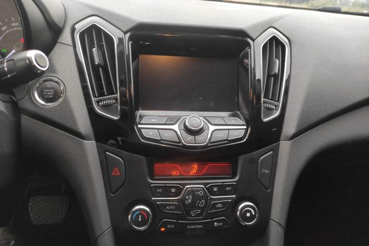 Used Chery Arrizo 7e 2016 1.6L e-Chic Edition Audio And AC Panel