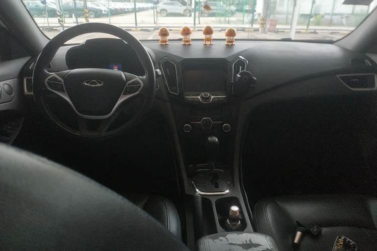 Used Chery Arrizo 7e 2016 1.6L e-Enjoy Version Center Console