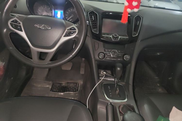 Used Chery Arrizo 7e 2016 1.6L e-Enjoy Version Center Console
