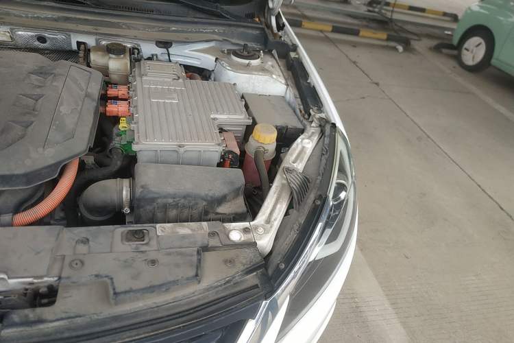 Used Chery Arrizo 7e 2016 1.6L e-Enjoy Version Engine Bay Left
