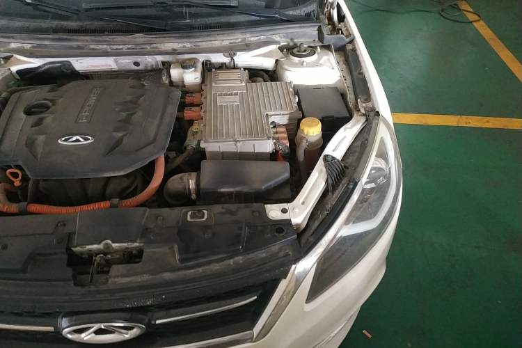 Used Chery Arrizo 7e 2016 1.6L e-Chic Edition Engine Bay Left