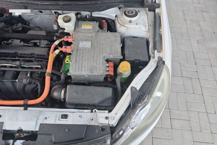 Used Chery Arrizo 7e 2016 1.6L e-Enjoy Version Engine Bay Left