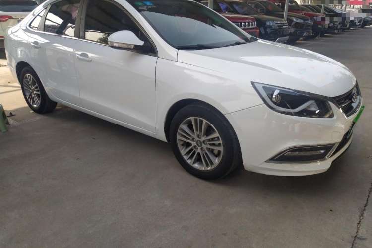 Used Chery Arrizo 7e 2016 1.6L e-Chic Edition Exterior 2