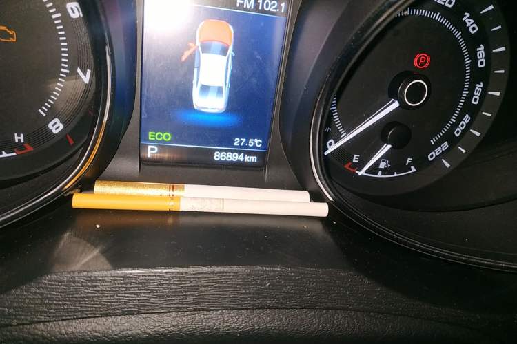 Used Chery Arrizo 7e 2016 1.6L e-Chic Edition Odometer Close Up