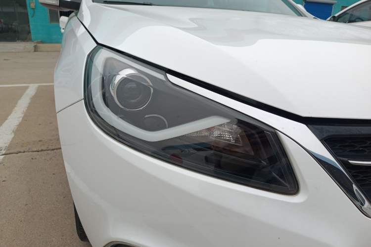 Used Chery Arrizo 7e 2016 1.6L e-Enjoy Version Right Front Headlight