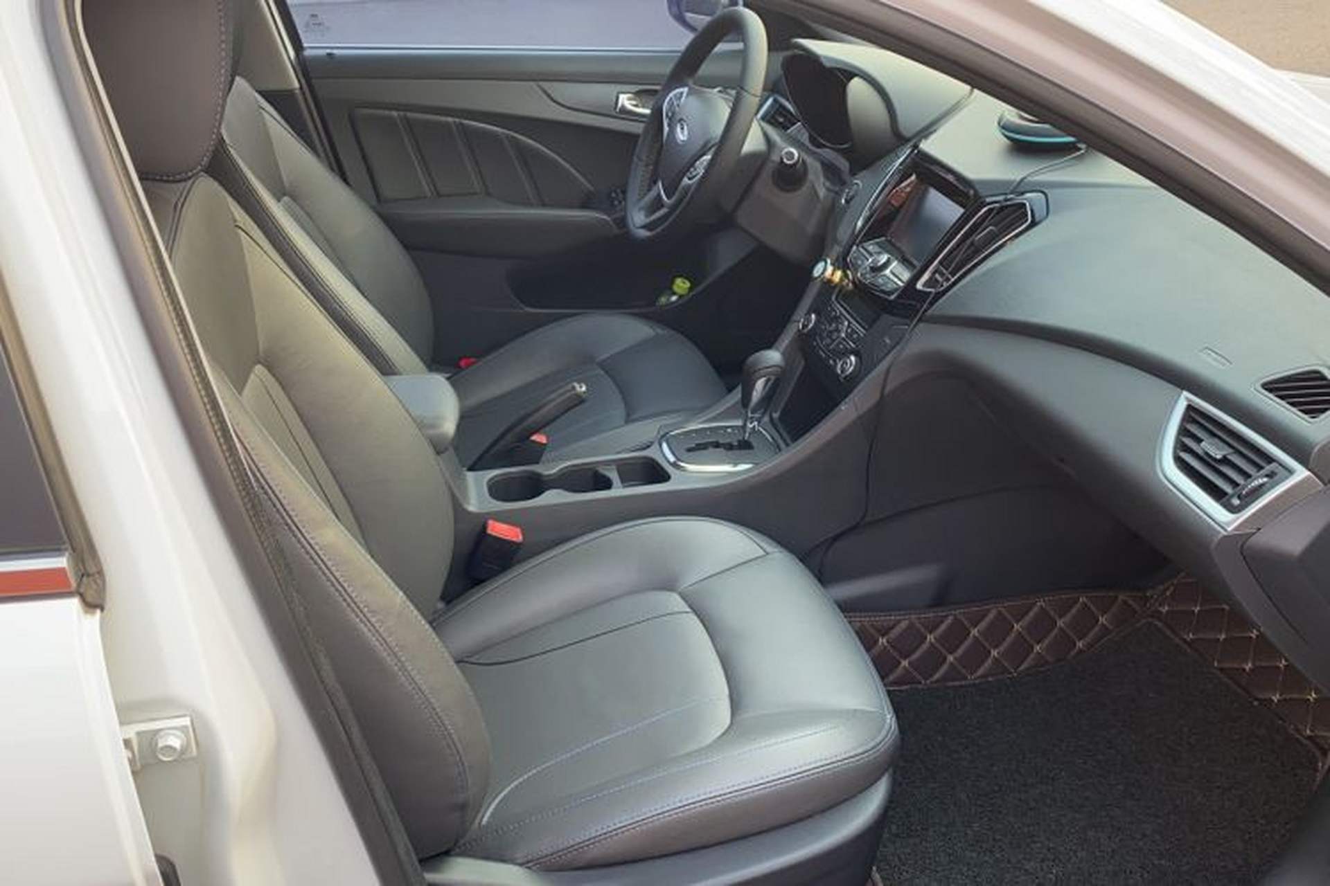 Used Chery Arrizo 7e 2016 1.6L e-Enjoy Version Right Front Seat