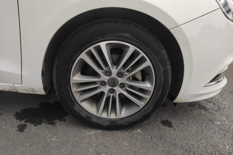 Used Chery Arrizo 7e 2016 1.6L e-Chic Edition Right Front Wheel Hub