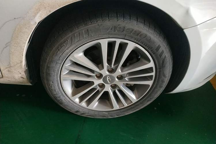 Used Chery Arrizo 7e 2016 1.6L e-Chic Edition Right Front Wheel Hub