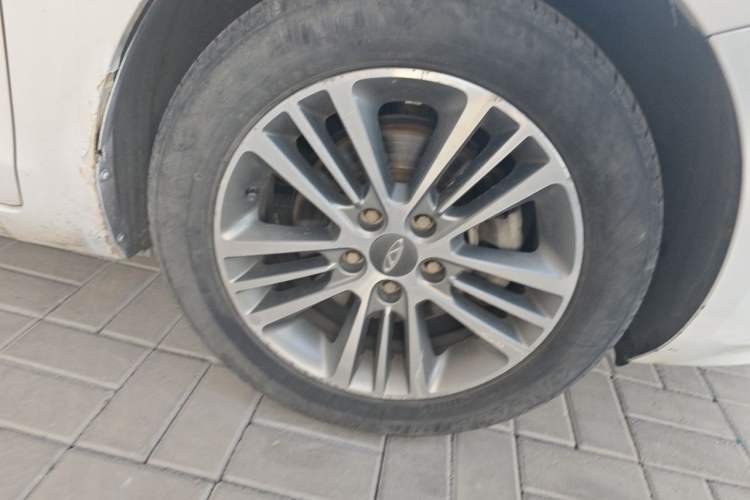 Used Chery Arrizo 7e 2016 1.6L e-Enjoy Version Right Front Wheel Hub