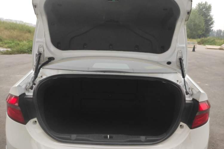 Used Chery Arrizo 7e 2016 1.6L e-Chic Edition Trunk