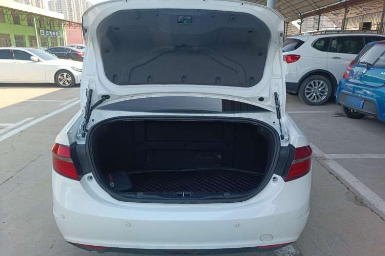 Used Chery Arrizo 7e 2016 1.6L e-Enjoy Version Trunk