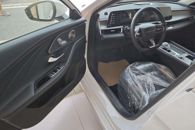 Used Chery Arrizo 8 2022 1.6T DCT Elite Interior 6
