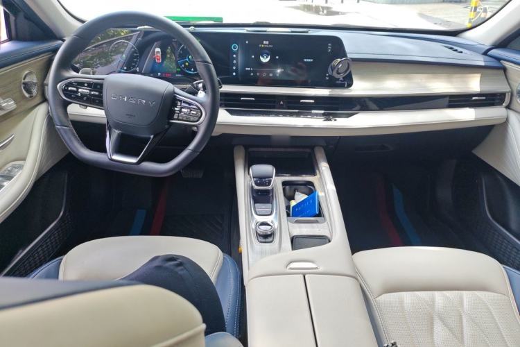 Used Chery Arrizo 8 2022 1.6T DCT Ya Center Console