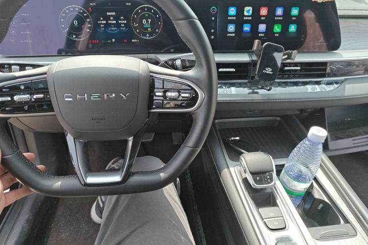 Used Chery Arrizo 8 2022 1.6T DCT Elite Center Console