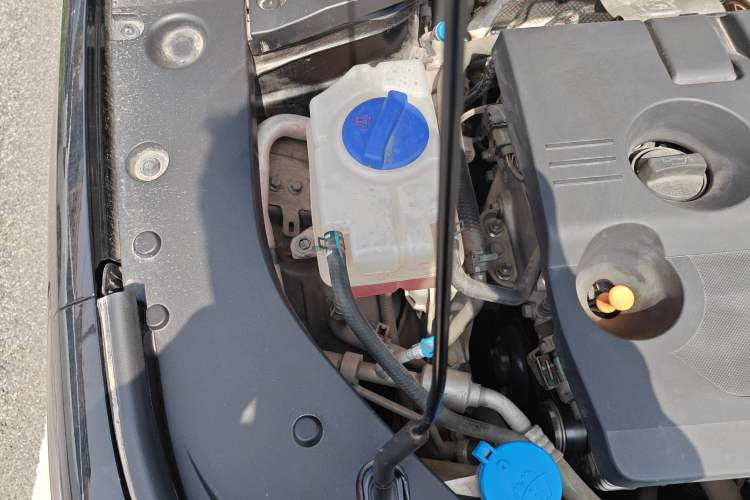 Used Chery Arrizo 8 2022 1.6T DCT Elite Engine Bay Right