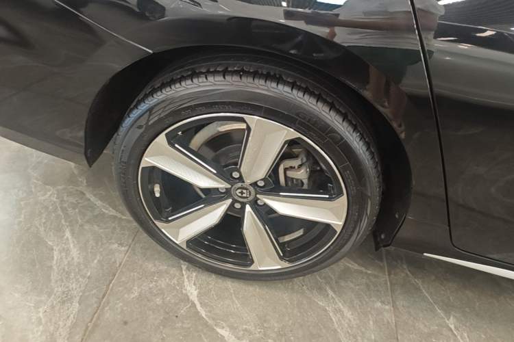 Used Chery Arrizo 8 2022 1.6T DCT Elite Right Rear Wheel Hub