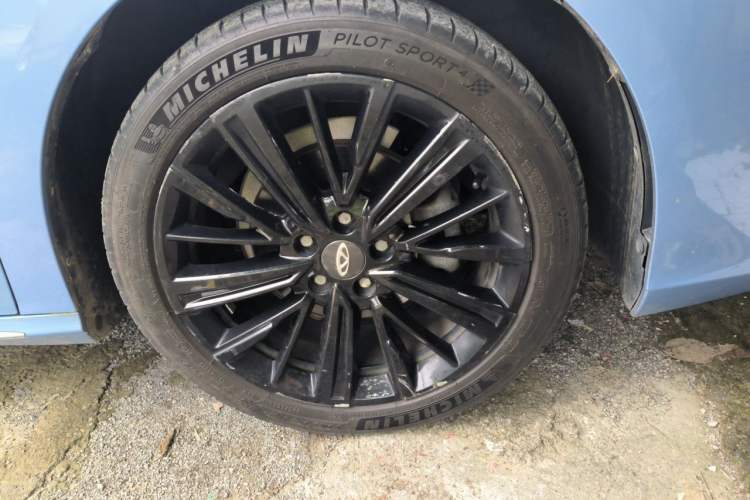 Used Chery Arrizo 8 2022 1.6T DCT Zhen Right Front Wheel Hub
