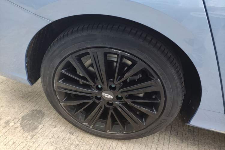 Used Chery Arrizo 8 2022 1.6T DCT Zhen Right Rear Wheel Hub