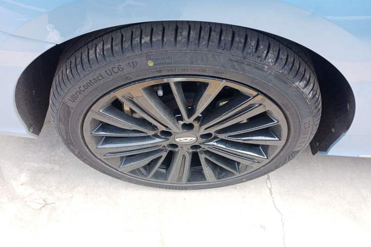 Used Chery Arrizo 8 2022 1.6T DCT Zhen Right Rear Wheel Hub