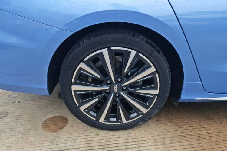 Used Chery Arrizo 8 2022 1.6T DCT Zhen Right Rear Wheel Hub
