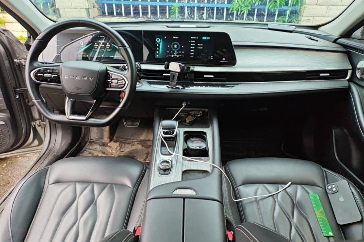 Used Chery Arrizo 8 2022 1.6T DCT Elite Center Console