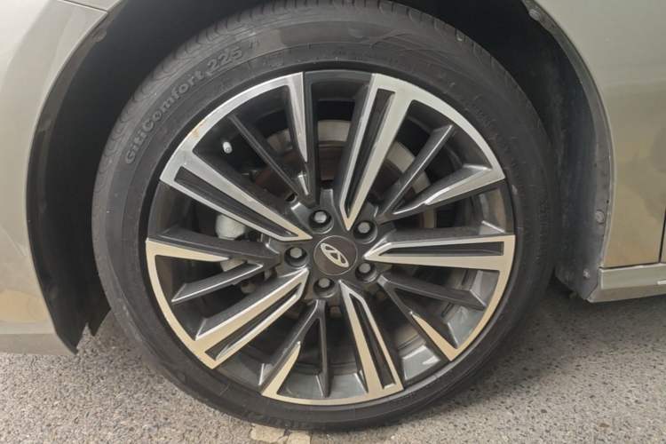 Used Chery Arrizo 8 2022 1.6T DCT Elite Left Front Wheel Hub