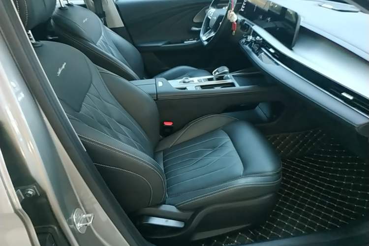Used Chery Arrizo 8 2022 1.6T DCT Elite Right Front Seat