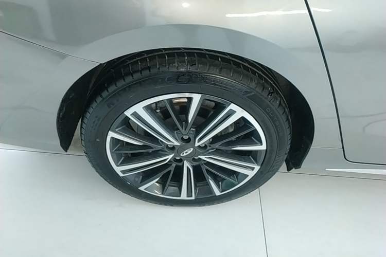 Used Chery Arrizo 8 2022 1.6T DCT Elite Right Rear Wheel Hub