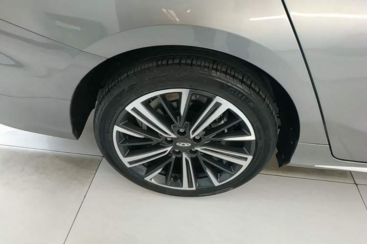 Used Chery Arrizo 8 2022 1.6T DCT Elite Right Rear Wheel Hub