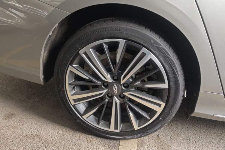 Used Chery Arrizo 8 2022 1.6T DCT Elite Right Rear Wheel Hub