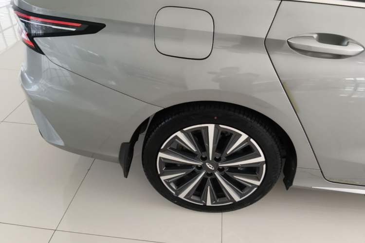 Used Chery Arrizo 8 2022 1.6T DCT Zhen Right Rear Wheel Hub