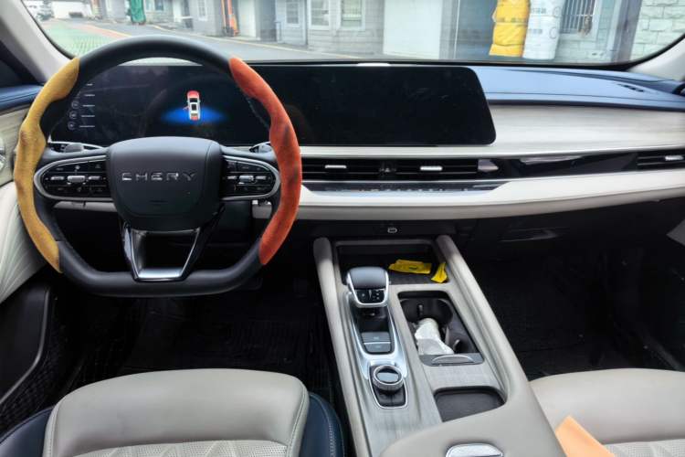 Used Chery Arrizo 8 2022 1.6T DCT Ya Center Console