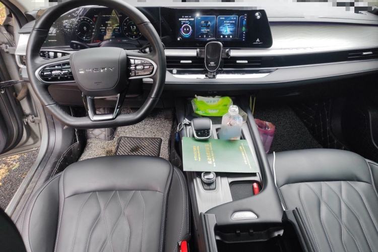 Used Chery Arrizo 8 2022 1.6T DCT Elite Center Console