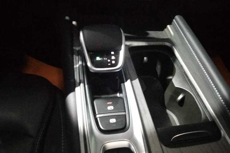 Used Chery Arrizo 8 2022 1.6T DCT Ya Gear Lever