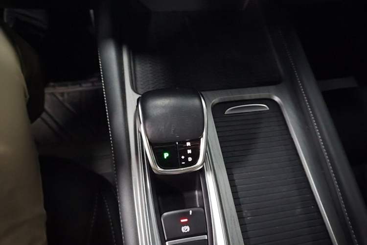 Used Chery Arrizo 8 2022 1.6T DCT Ya Gear Lever