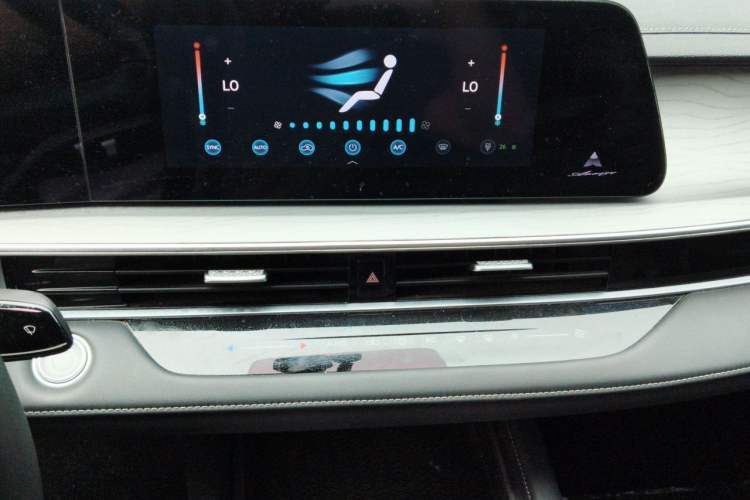 Used Chery Arrizo 8 2022 1.6T DCT Standard Audio And AC Panel