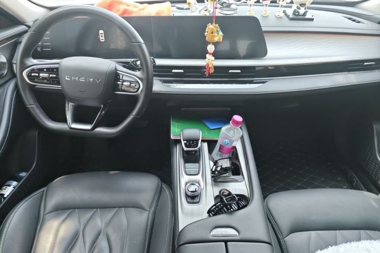 Used Chery Arrizo 8 2022 1.6T DCT Elite Center Console