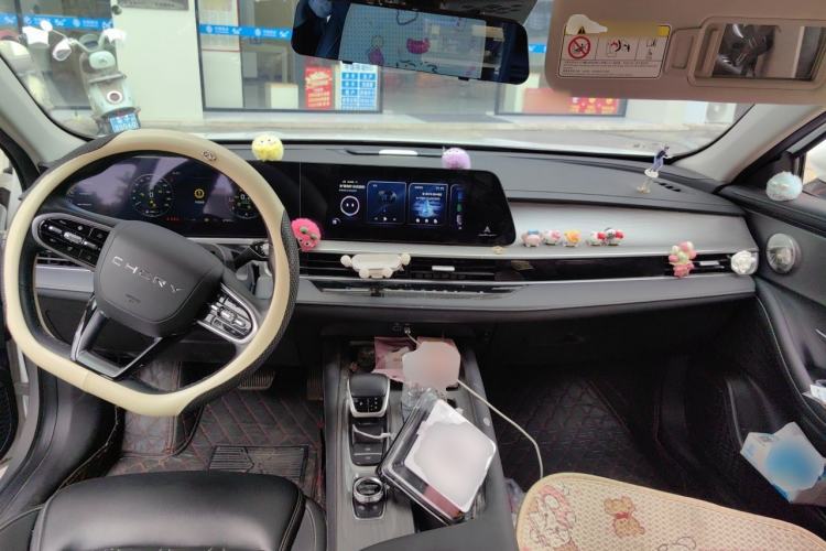 Used Chery Arrizo 8 2022 1.6T DCT Elite Center Console