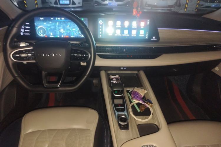 Used Chery Arrizo 8 2022 1.6T DCT Ya Center Console