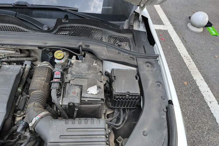 Used Chery Arrizo 8 2022 1.6T DCT Zhen Engine Bay Left