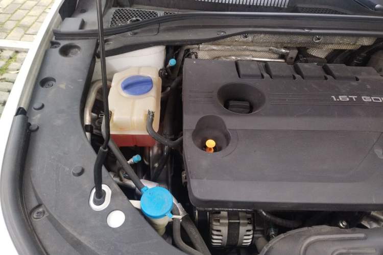 Used Chery Arrizo 8 2022 1.6T DCT Elite Engine Bay Right