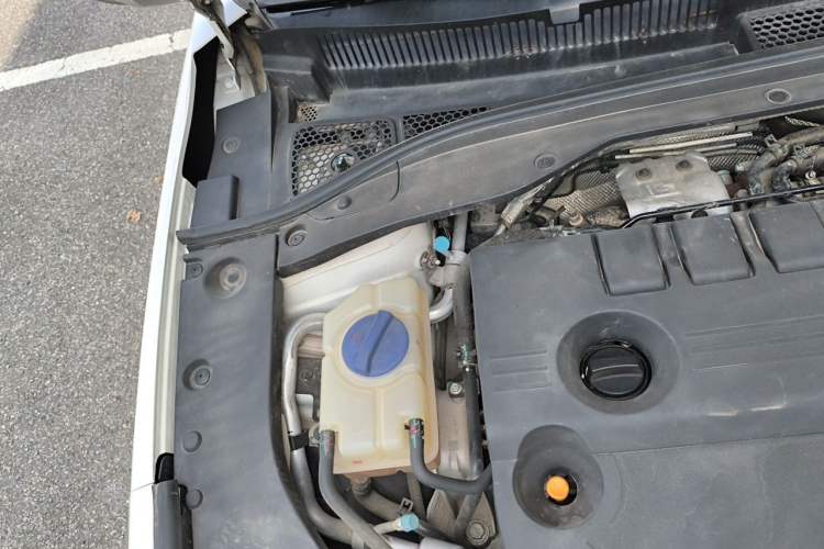 Used Chery Arrizo 8 2022 1.6T DCT Zhen Engine Bay Right