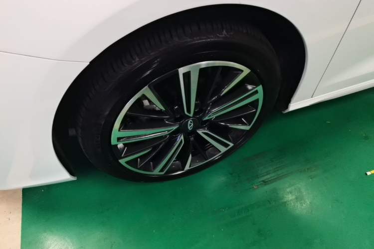 Used Chery Arrizo 8 2022 1.6T DCT Elite Left Front Wheel Hub