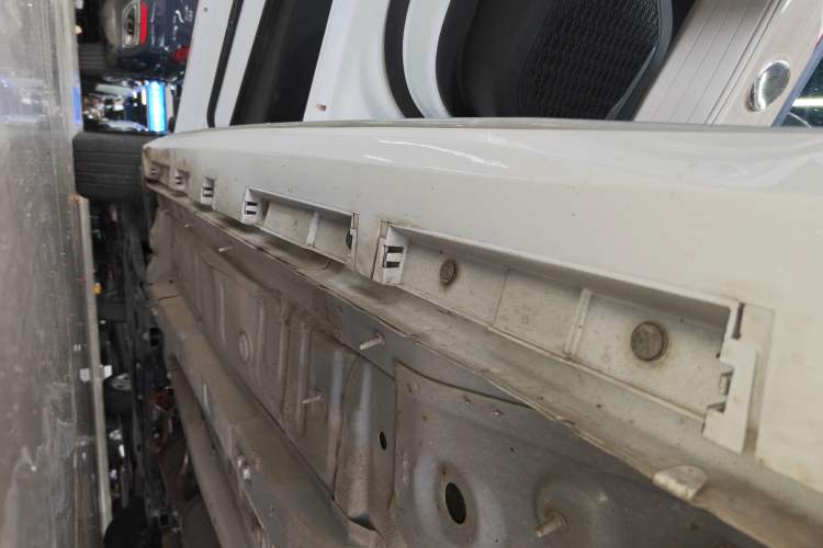 Used Chery Arrizo 8 2022 1.6T DCT Elite Left Side Sill