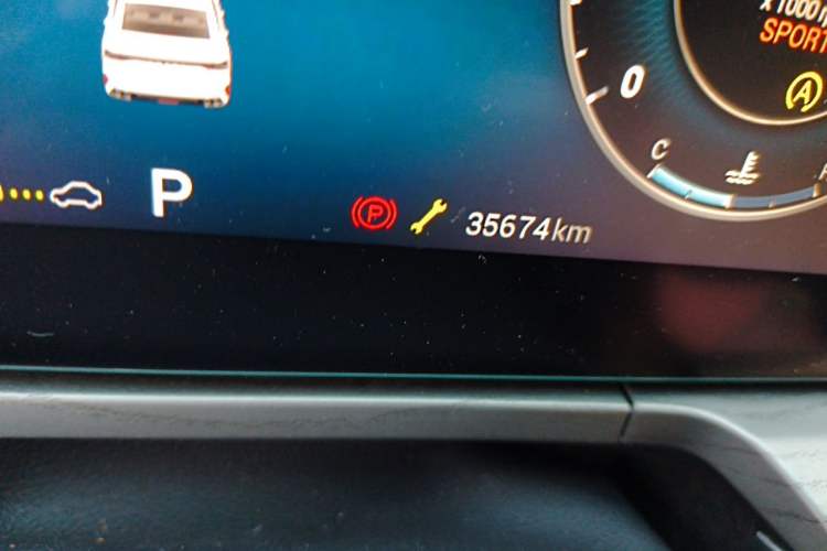 Used Chery Arrizo 8 2022 1.6T DCT Elite Odometer Close Up