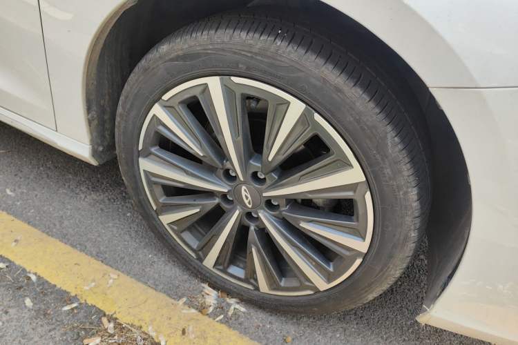 Used Chery Arrizo 8 2022 1.6T DCT Zhen Right Front Wheel Hub