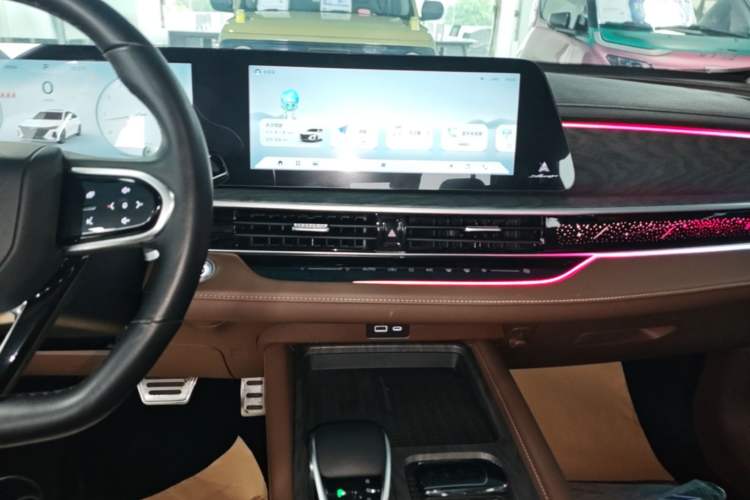Used Chery Arrizo 8 2023 High-Performance Edition 2.0T DCT Powerfully Equipped Audio And AC Panel