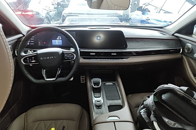 Used Chery Arrizo 8 2023 High-Performance Edition 2.0T DCT Powerfully Equipped Center Console