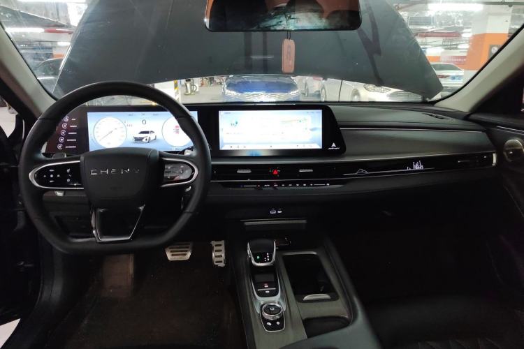 Used Chery Arrizo 8 2023 High-Performance Edition 2.0T DCT Powerfully Equipped Center Console